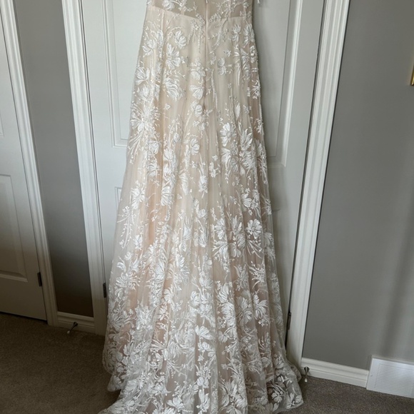 Alena Leena NWOT sparkly embroidered strapless wedding gown - Picture 5 of 15